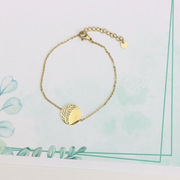 Yellow Gold Bracelet with Leaf Cutout Charm, Adjustable Size, XPBL0623 - Picture 4 of 12
